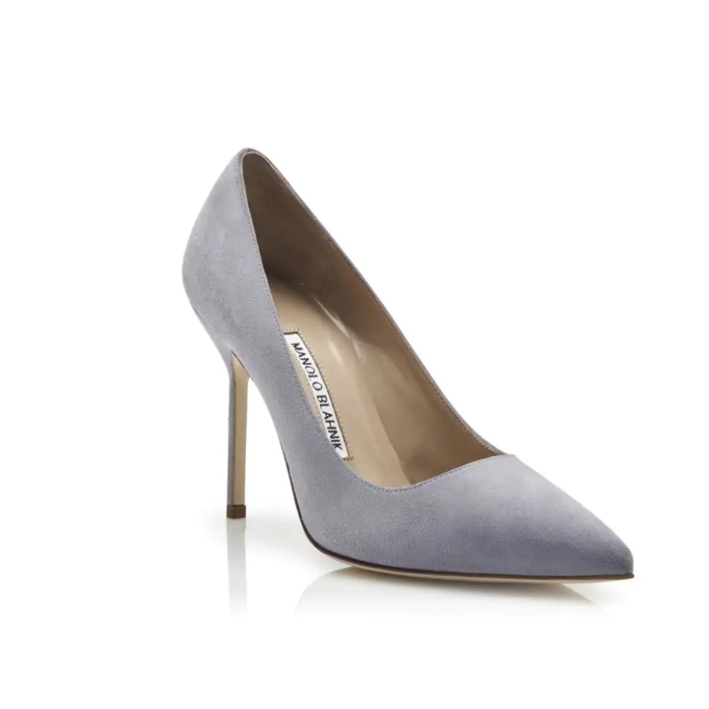 Manolo Blahnik Light Grey Suede Pointed Toe Pumps size 38